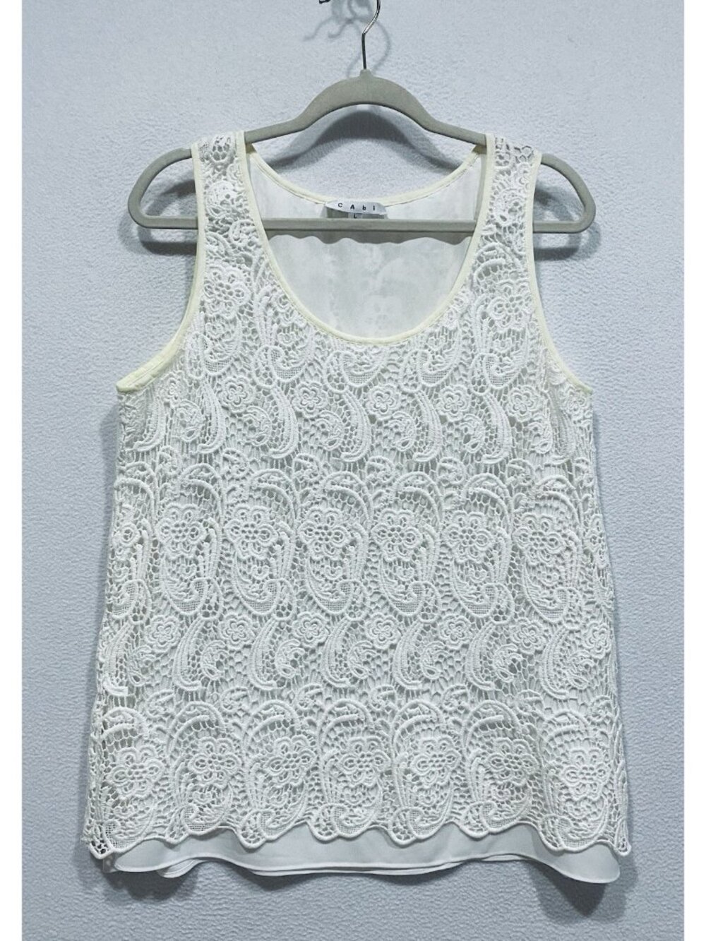 Cabi Top Womens Large White Crochet Scalloped Hem Tank Cottagecore Feminine